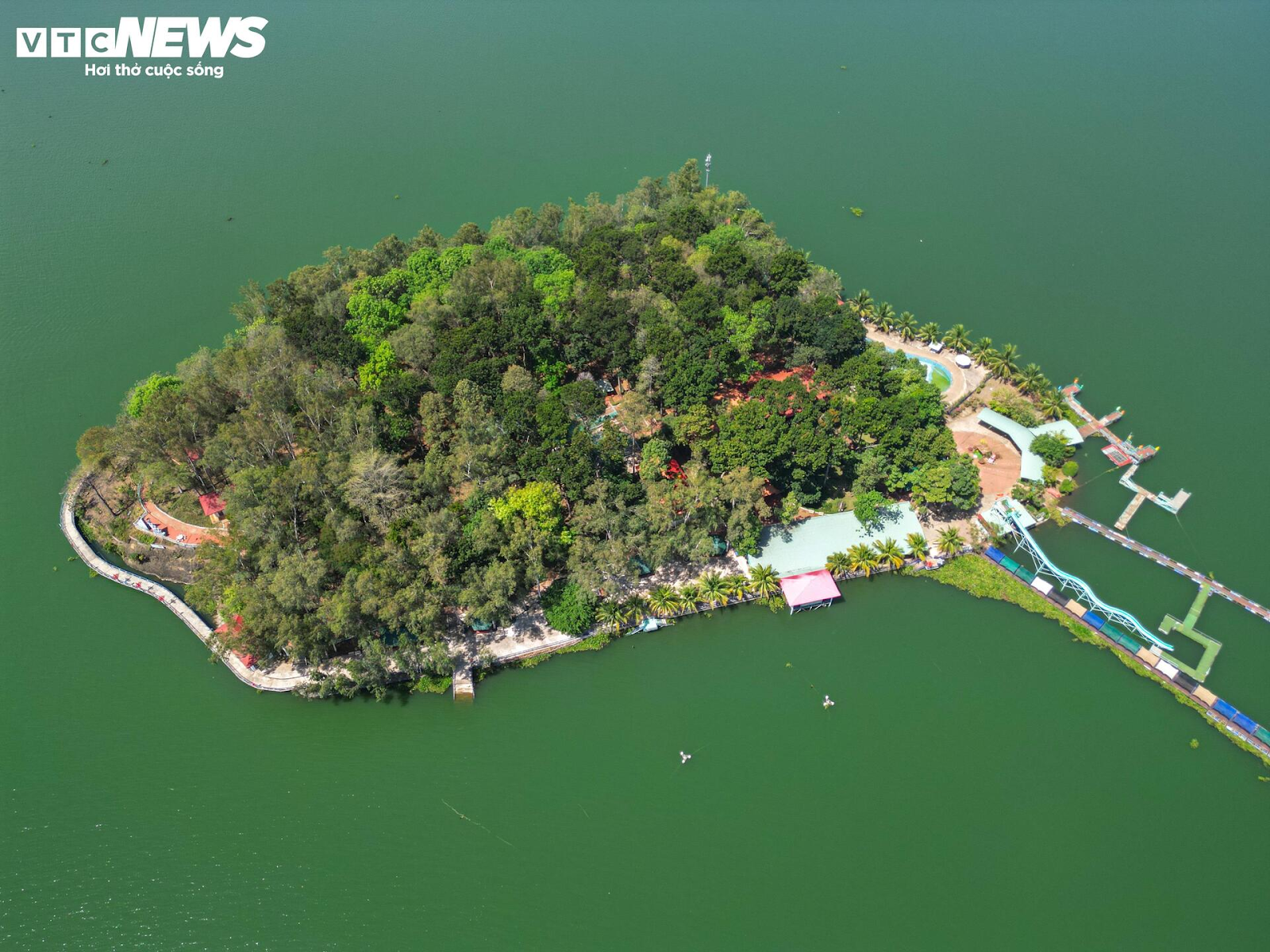 Sốc trước cảnh quan tuyệt đẹp khi tham quan Hồ Trị An (Đồng Nai)