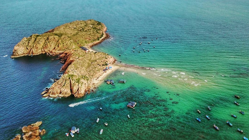 Vẻ đẹp hoang sơ của đảo Hòn Khô nổi tiếng 